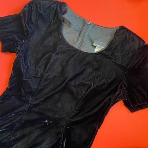 Vintage 90s Solid Black Velvet Short Sleeve Sheath Dress
